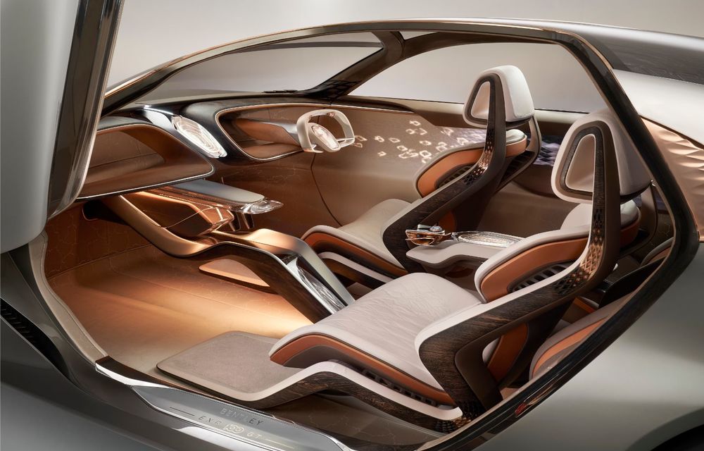 Bentley prezintă conceptul electric EXP 100 GT: autonomie de 700 de kilometri, viteză maximă de 300 km/h și cuplu de 1.500 Nm - Poza 2
