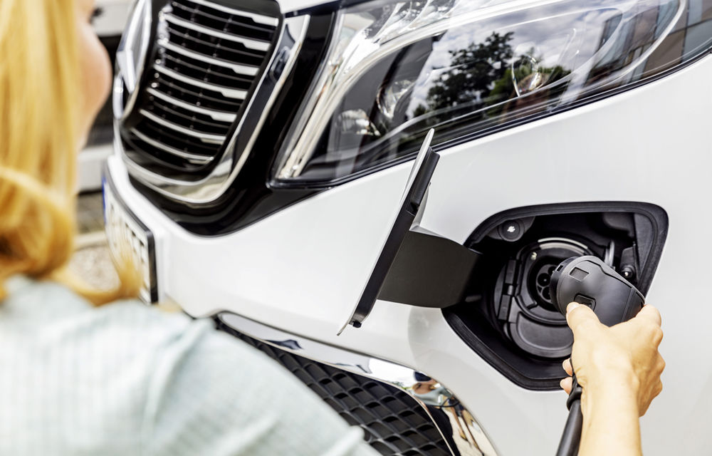 Monovolumul electric Mercedes-Benz EQV, prezentat în versiune de serie: peste 200 cai putere și autonomie de peste 400 de kilometri - Poza 2