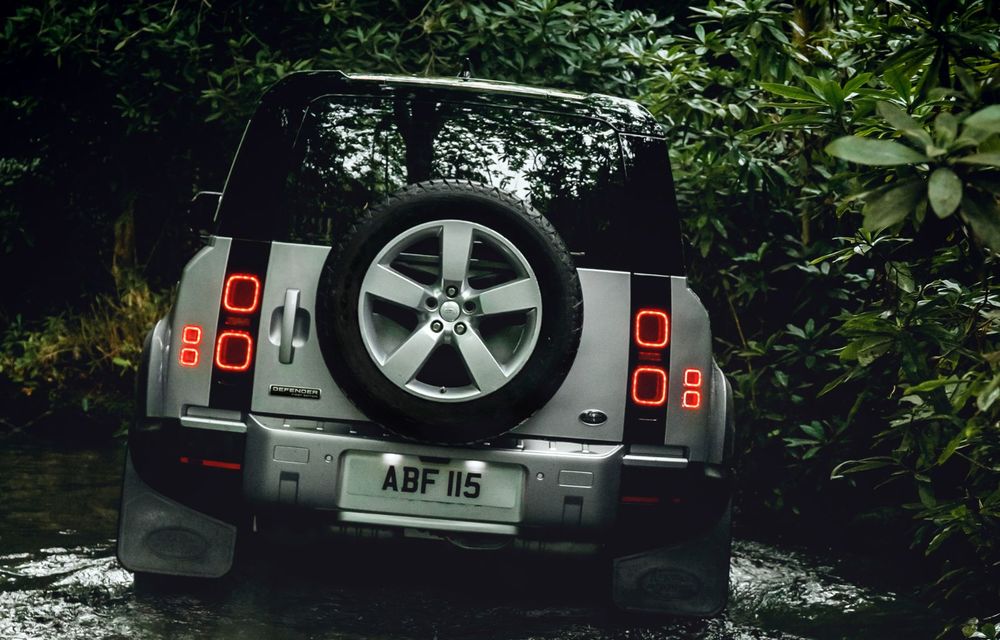Noua generație Land Rover Defender este aici: motorizări diesel și pe benzină, versiune plug-in hybrid și tehnologii de ultimă generație - Poza 2