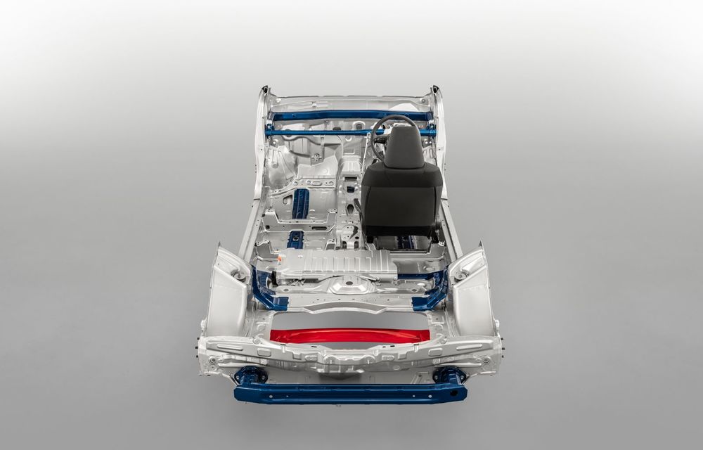 Toyota prezintă noua generație Yaris: design modern, dimensiuni mai mici, platformă nouă și sistem hibrid de 1.5 litri - Poza 2
