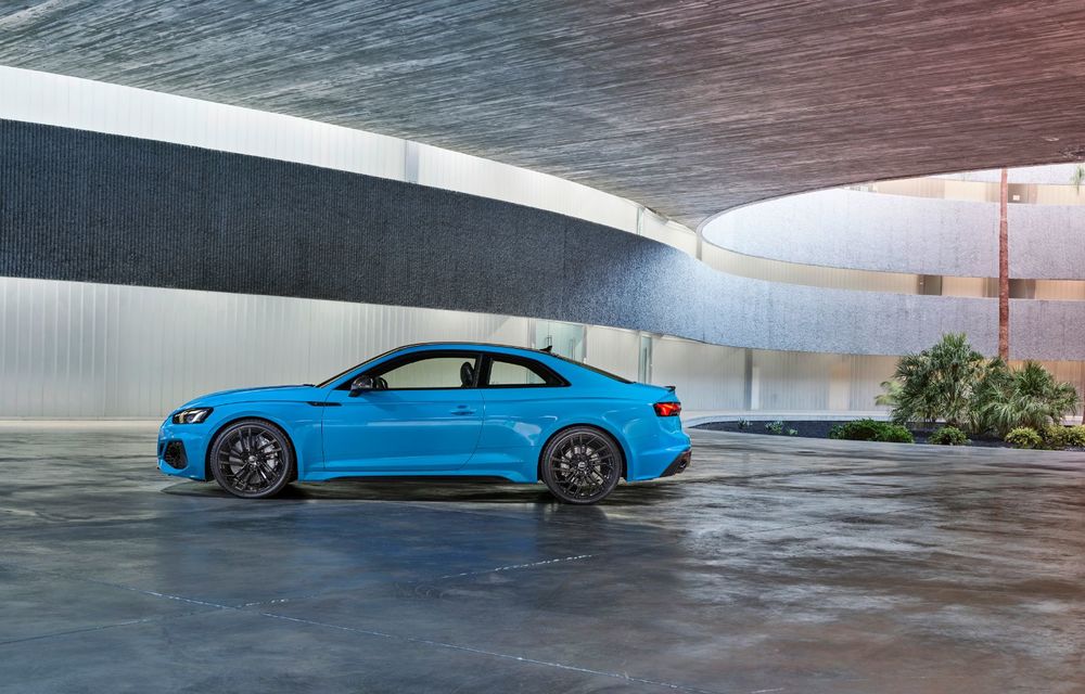 Îmbunătățiri pentru Audi RS5 Coupe și RS5 Sportback: cele două modele primesc o actualizare de design și tehnologii noi pentru interior - Poza 2