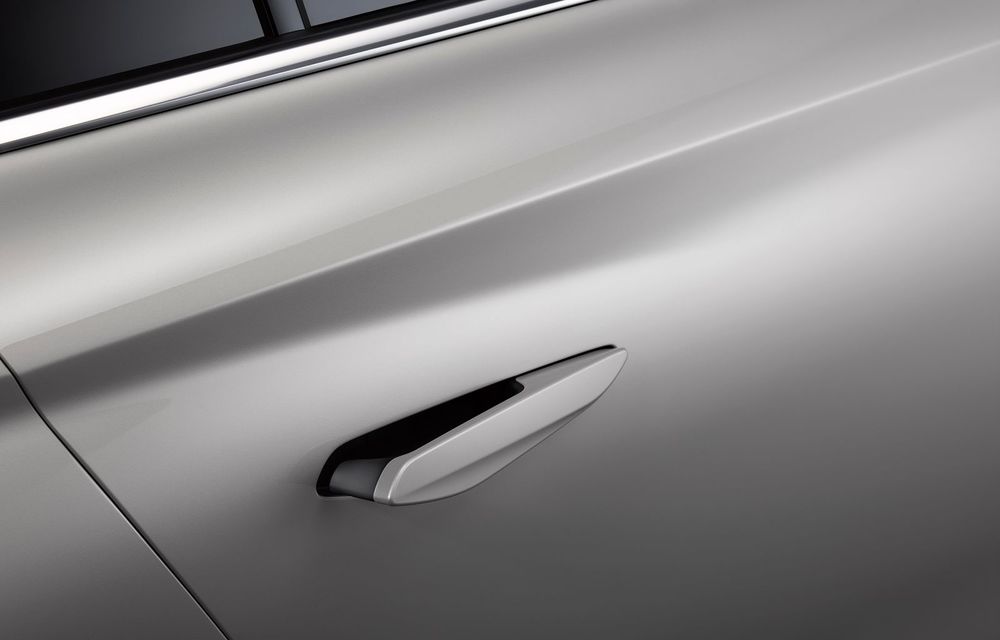 Primele imagini și informații oficiale pentru DS 9: sedanul de lux are o variantă pe benzină de 225 CP și trei versiuni plug-in hybrid de până la 360 CP - Poza 2