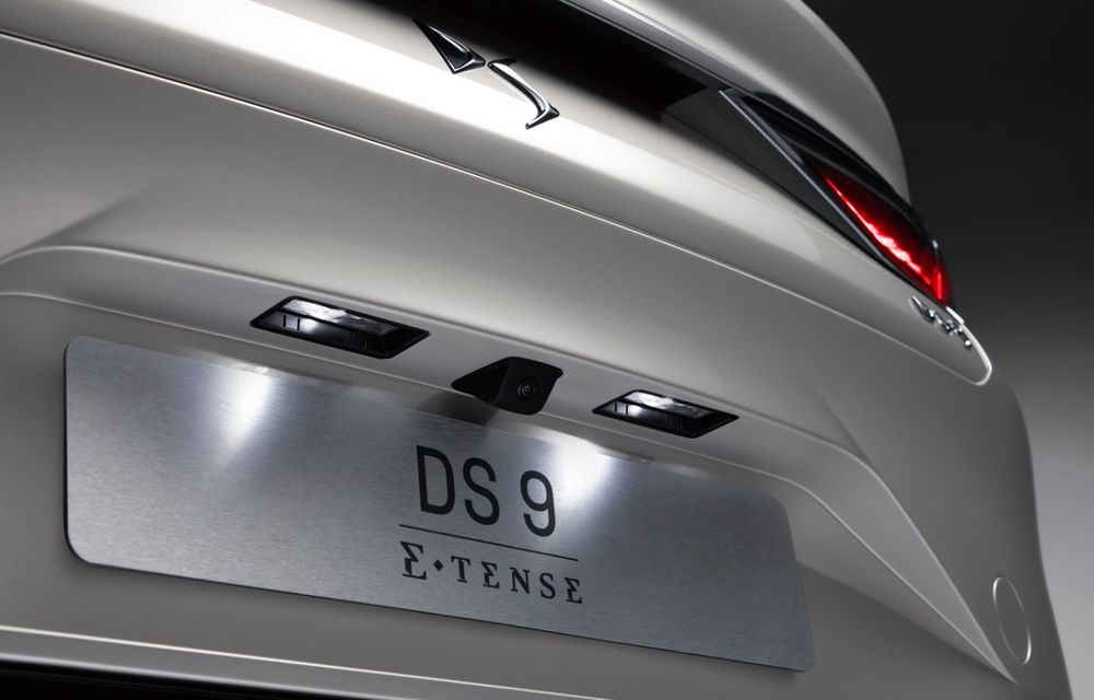 Primele imagini și informații oficiale pentru DS 9: sedanul de lux are o variantă pe benzină de 225 CP și trei versiuni plug-in hybrid de până la 360 CP - Poza 2
