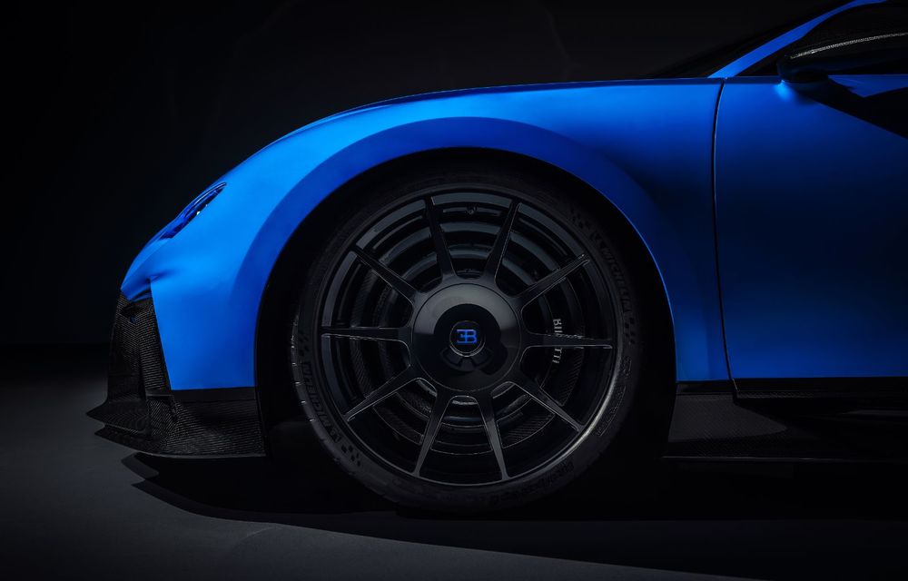 Bugatti a lansat noul Chiron Pur Sport:  versiunea propune suspensii mai rigide și un comportament dinamic îmbunătățit - Poza 2