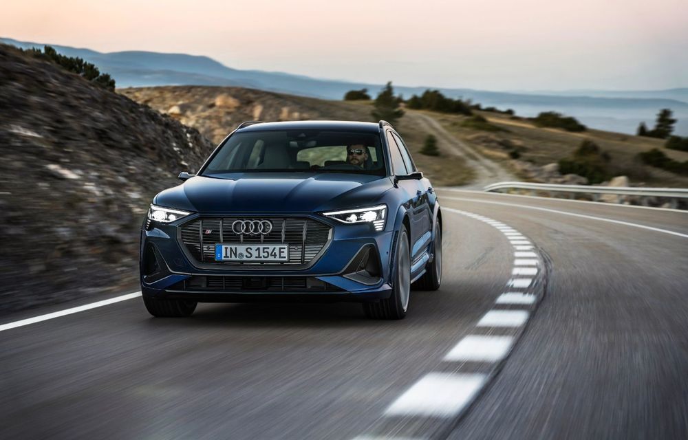 Primele imagini cu noile Audi e-tron S și e-tron S Sportback: trei motoare electrice și autonomie de până la 365 de kilometri - Poza 2