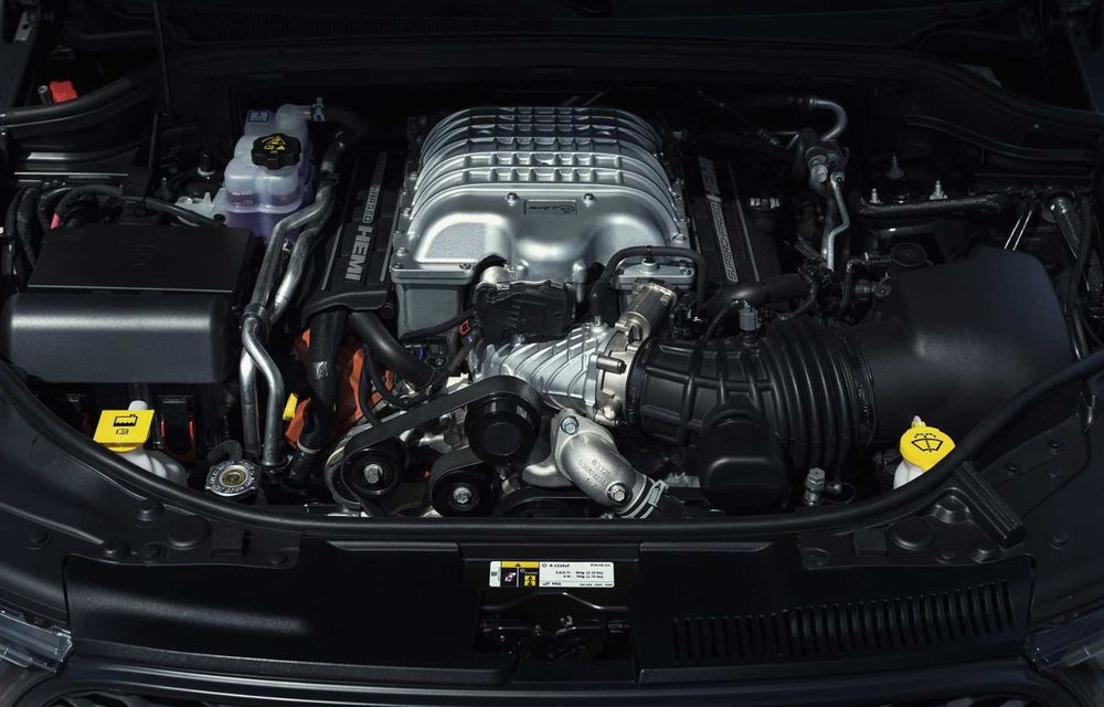 Dodge a lansat cel mai puternic SUV de serie din lume: Durango SRT Hellcat are 720 CP și viteză de top de 290 km/h - Poza 2
