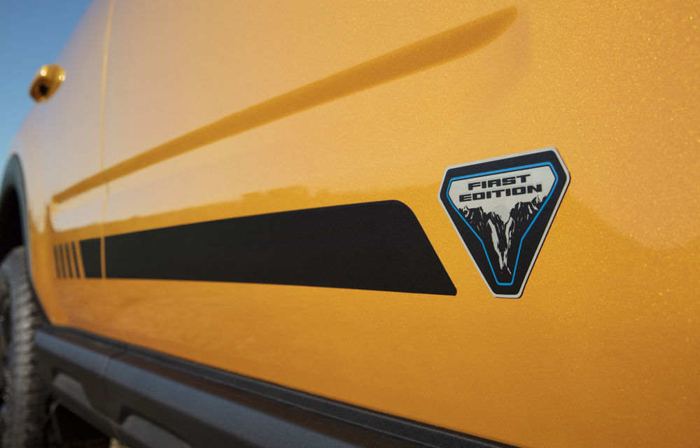 Ford a prezentat noua generație a modelului pentru off-road Bronco: motoare de până la 310 cai putere, versiune Sport și variante cu două și patru uși - Poza 2